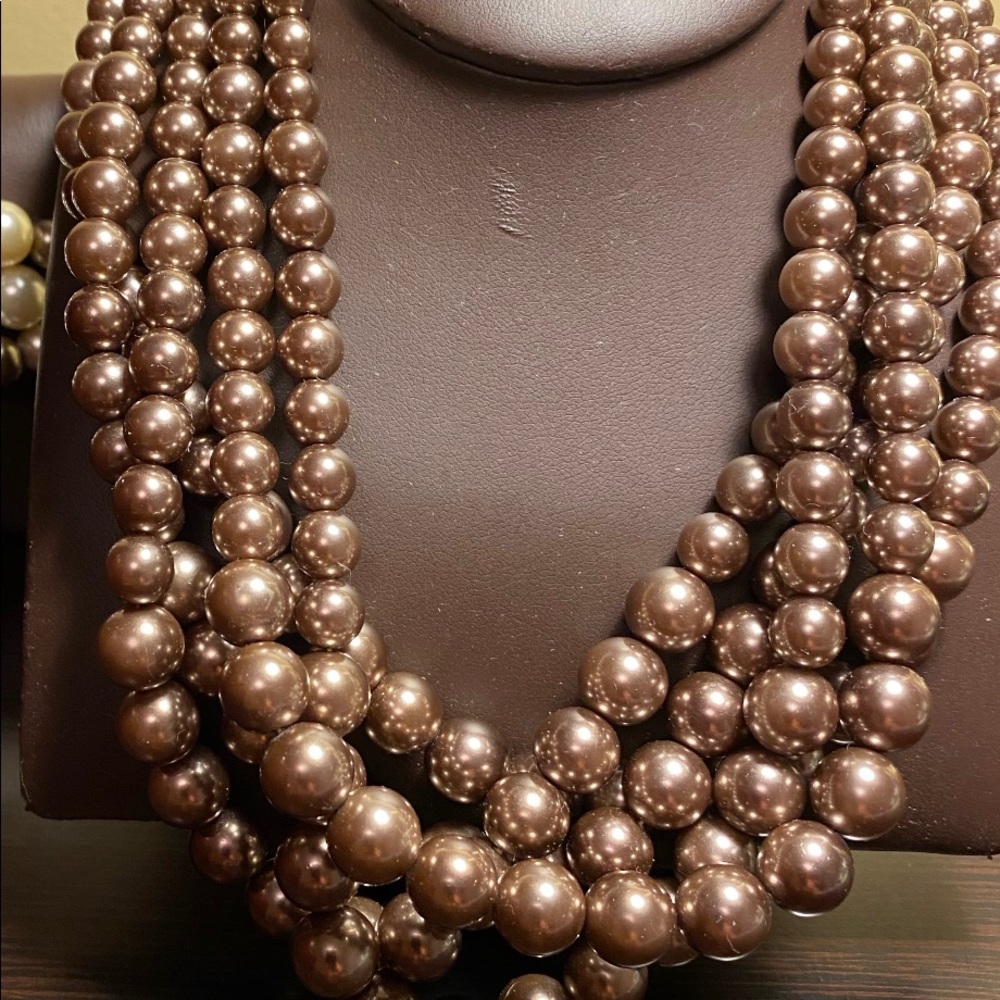 GORGEOUS LIA SOPHIA GOLD TONE MULTI STRAND CHOCOLATE BROWN FAUX PEARL NECKLACE.